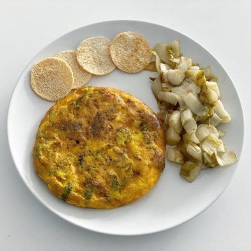 Tortilla brócoli endivias casabe